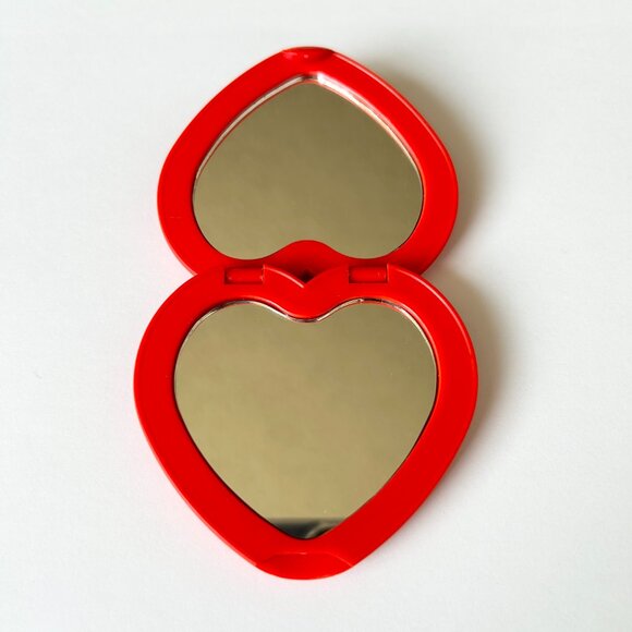 MAC Red Heart Shaped Compact Mirror Vanity Limited Edition Brand New - Picture 3 of 5